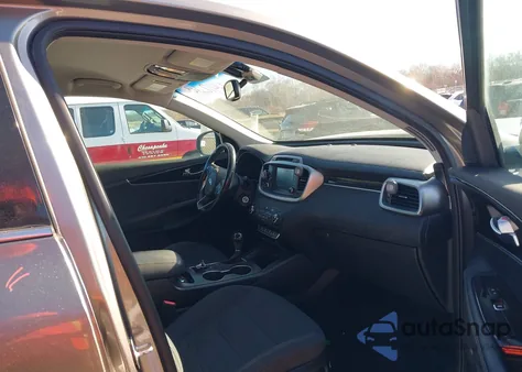 2017 Kia Sorento 2.4L Lx z USA, uszkodzony, nr VIN 5XYPG4A34HG237980